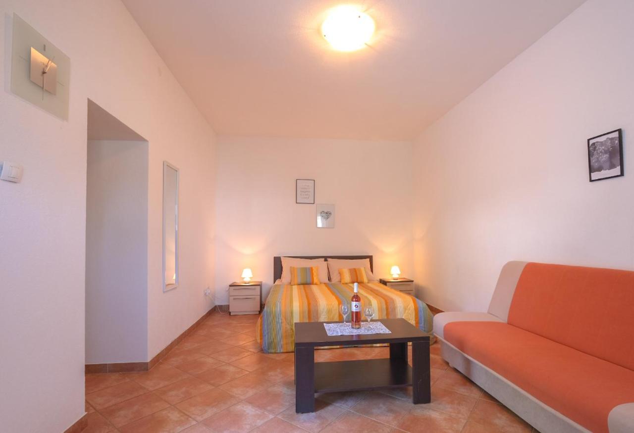 Apartmani Nina روفينج المظهر الخارجي الصورة